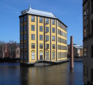 Strykj%C3%A4rnet_Motala_str%C3%B6m_Norrk%C3%B6ping_april_2005