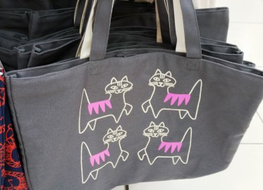 Lisa Larson kasse Uniqlo2